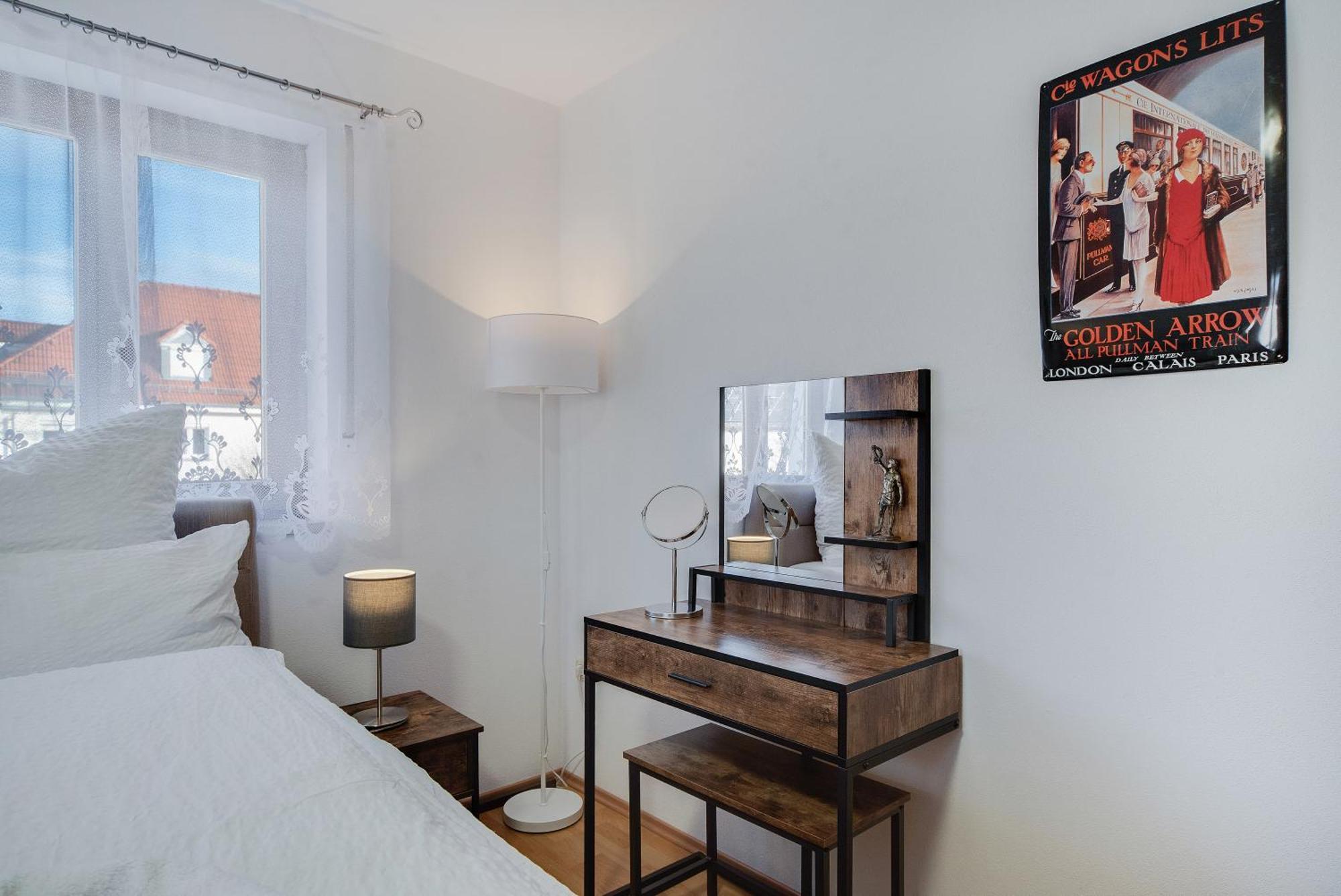 Fewo-Lavees Moderne Zentrale Fewo Nahe Omv Wacker Kliniken Burg -Eigener Eingang-Schluesselloser Check In Burghausen Esterno foto