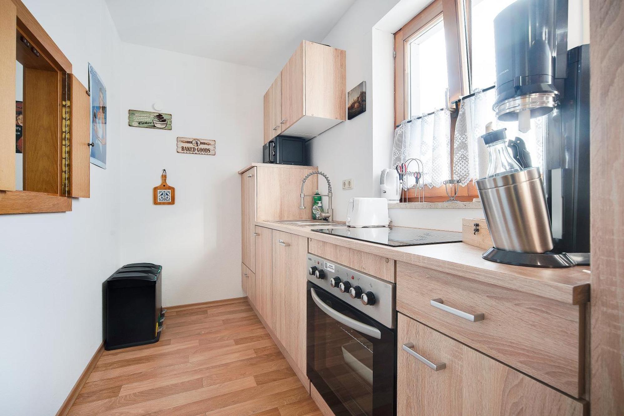 Fewo-Lavees Moderne Zentrale Fewo Nahe Omv Wacker Kliniken Burg -Eigener Eingang-Schluesselloser Check In Burghausen Esterno foto